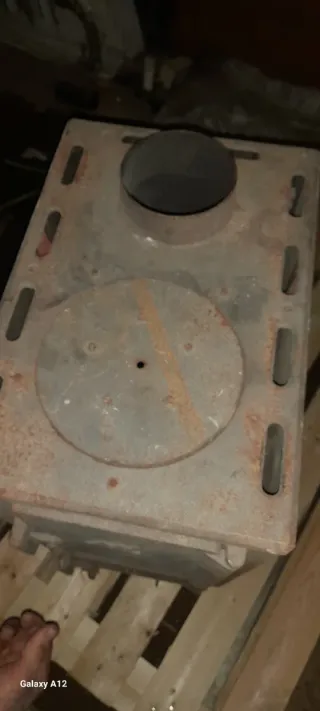 Estufa de leña antigua