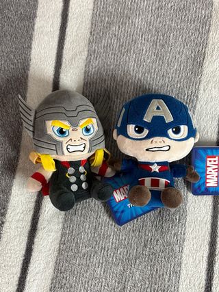 Peluches Thor y Capitán América Marvel