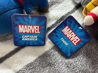 Peluches Thor y Capitán América Marvel