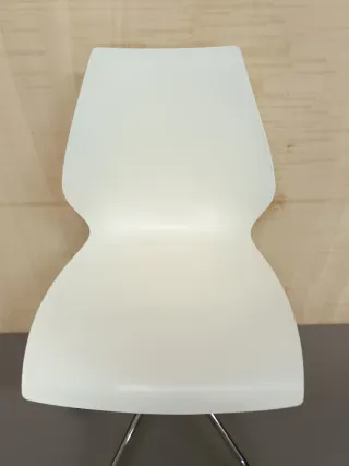 Silla Kartell Maui by Vico Magistretti con ruedas