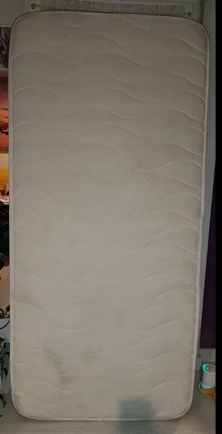 Colchón 090x190 Muy Cómodo súper poco Usado.