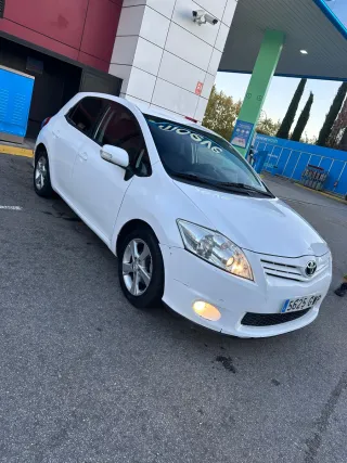 Toyota Auris 2010