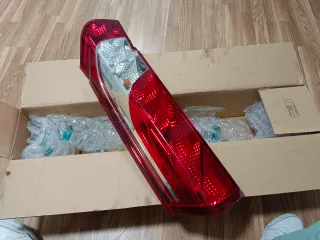 Faro derecho Iveco 2015-2025