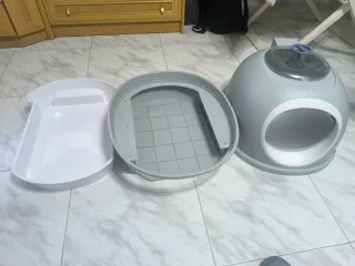 Caja de arena para gatos moderna