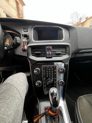 Volvo V40 D4 Edicion Carbono