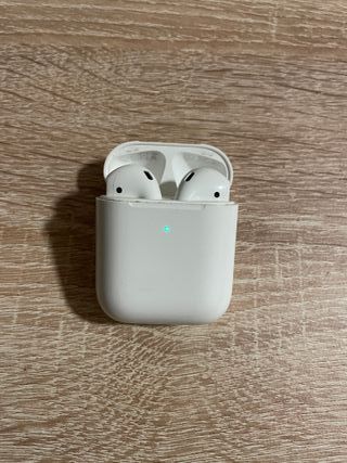 AirPods 2ª Gen + Estuche Carga Inalámbrica