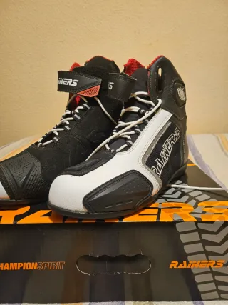 Botas Rainners Negras y Blancas