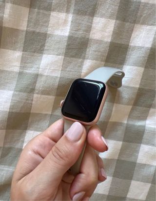 Apple Watch SE 40mm in alluminio 2020