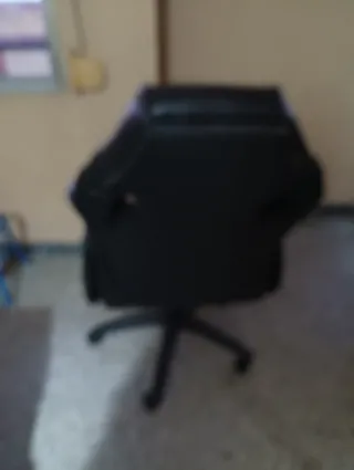 Poltrona girevole da gaming con ruote