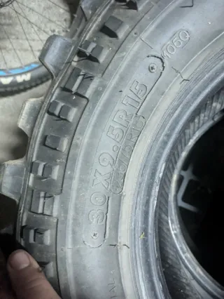 Neumáticos todoterreno 30 x 9.5 15