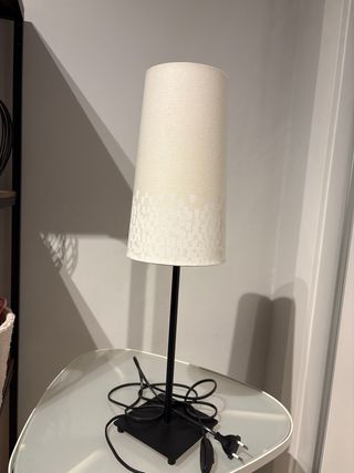 Lámpara de mesa tela y metal