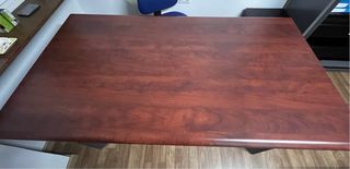 Mesa de oficina madera y metal