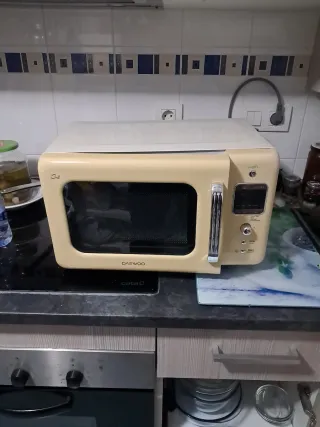 Microondas Vintage Daewoo KOG-6LBC Beige
