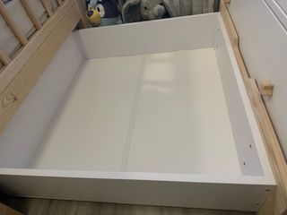 Cama Montessori de madera con cajones