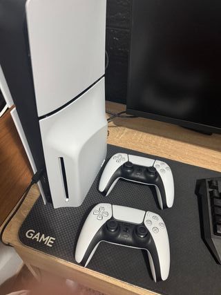 Ps5 Slim + 2 mandos + juegos