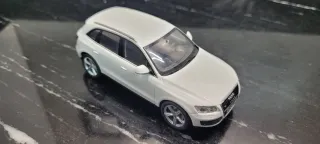 Maqueta Audi Q5 1:43
