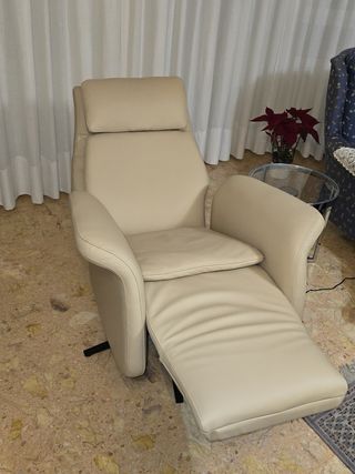 Sillón, relax reclinable eléctrico gravedad cero.