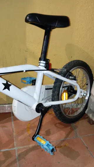 Bicicleta infantil B-Twin blanca