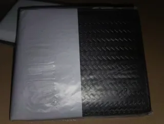 Lote 2 Carteras, 2 Pulseras y Tarjetero