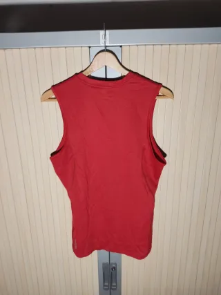 Camiseta deportiva sin mangas Adidas roja