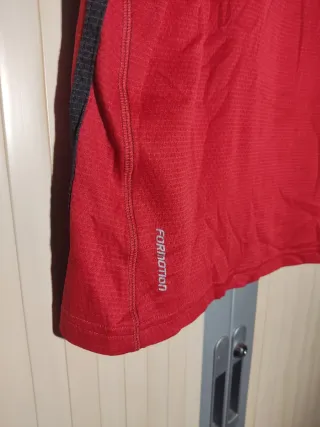 Camiseta deportiva sin mangas Adidas roja