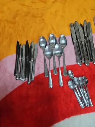 Lote 70 cubiertos metal