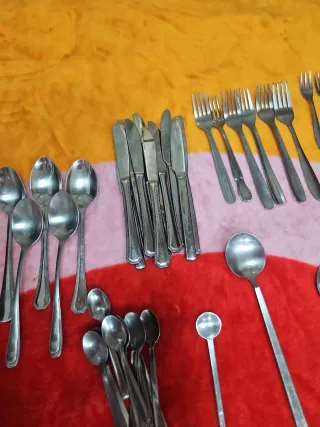 Lote 70 cubiertos metal