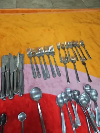 Lote 70 cubiertos metal