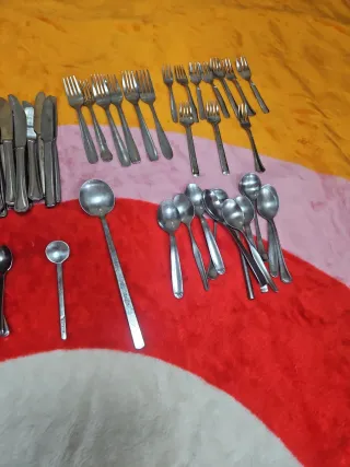 Lote 70 cubiertos metal