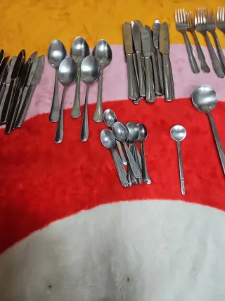 Lote 70 cubiertos metal