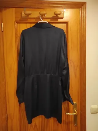 Vestido corto satinado Zara