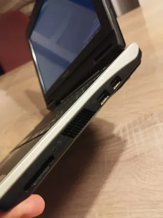 Mini Portátil Toshiba NB100