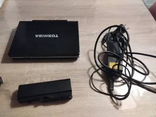 Mini Portátil Toshiba NB100