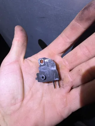 Sensor Embrague y Freno Suzuki GSR 600