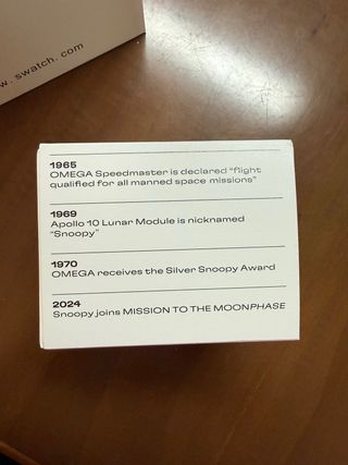 Swatch Moonphase Snoopy Bianco - Scatola