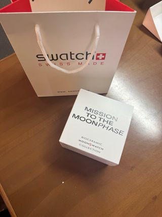 Swatch Moonphase Snoopy Bianco - Scatola