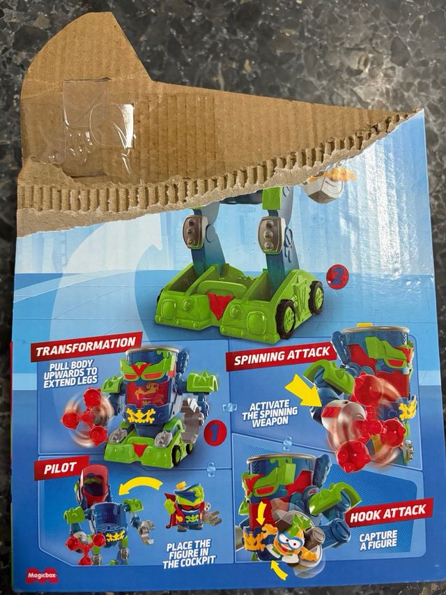 SuperThings Ultra Striker Mr. King Robot