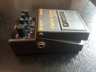 BOSS MT-2 Metal Zone Pedal Distorsión