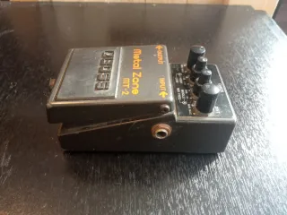 BOSS MT-2 Metal Zone Pedal Distorsión
