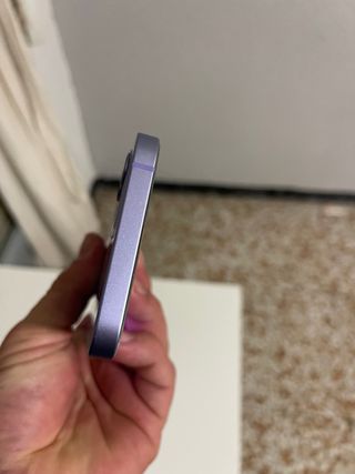 iPhone 12 morado