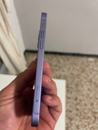 iPhone 12 morado