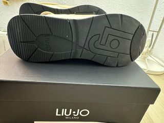 Botas Liu Jo doradas talla 37 con pelo interior