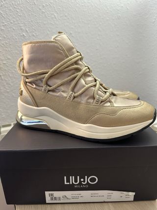 Botas Liu Jo doradas talla 37 con pelo interior