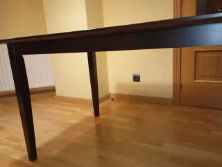Mesa de comedor y 6 sillas de madera