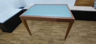 Mesa de comedor de madera y cristal sillas a juego