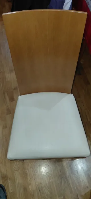 Mesa de comedor de madera y cristal sillas a juego