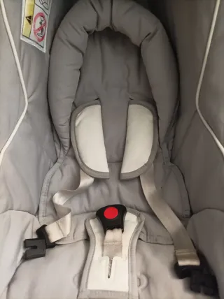 Silla de coche para bebé gris