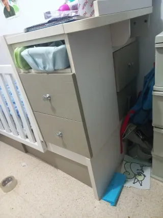 Cuna infantil con cambiador