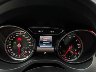 Mercedes-Benz Clase CLA AMG NIGHT