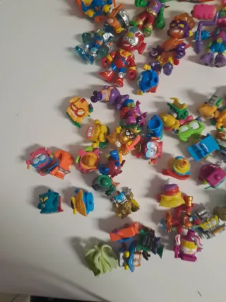 Lote dd Superthings y muñecos Sonic